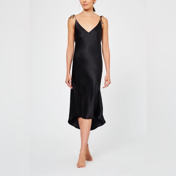 hesper fox Dresses & Skirts - Hesper Fox Aurora Black Dress